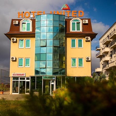 Hotel United プリシュティナ エクステリア 写真