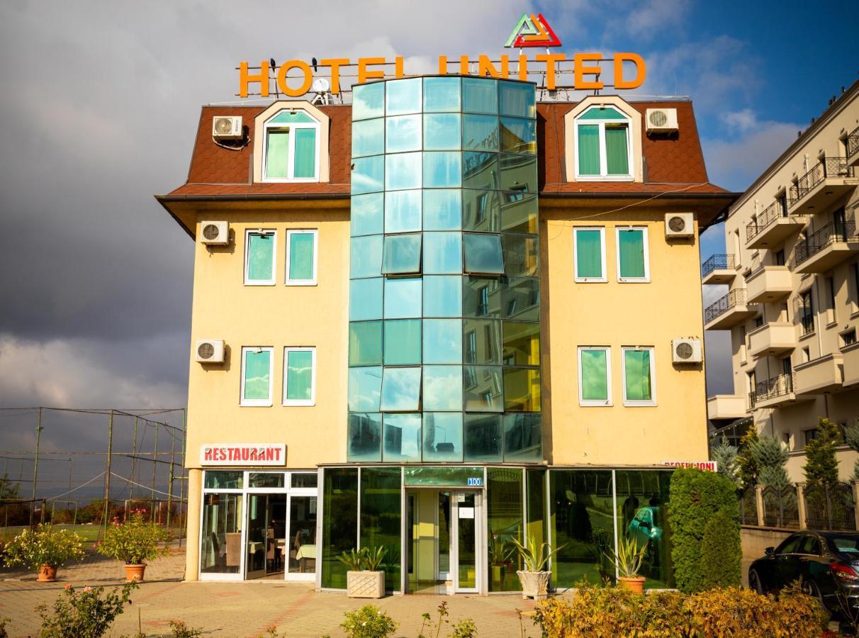 Hotel United プリシュティナ エクステリア 写真